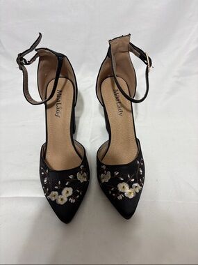 MiaLady Black Floral Embroidered Ankle-Strap Heels with Pointed Toe